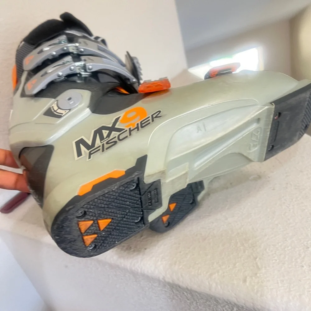 FISCHER‎ Soma MX9 Ski Boots, Size 27.5, Soma Tec